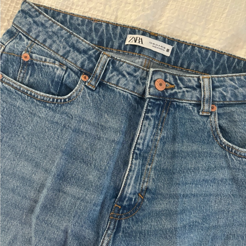 Zara Mom Fit Jeans with a High Waist